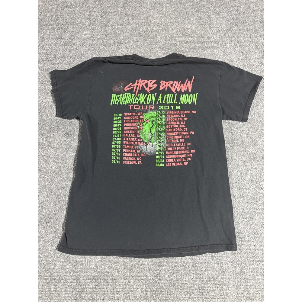Chris Brown Heartbreak on a Full Moon 2018 Tour Concert Shirt Size Medium Music - Picture 6 of 7